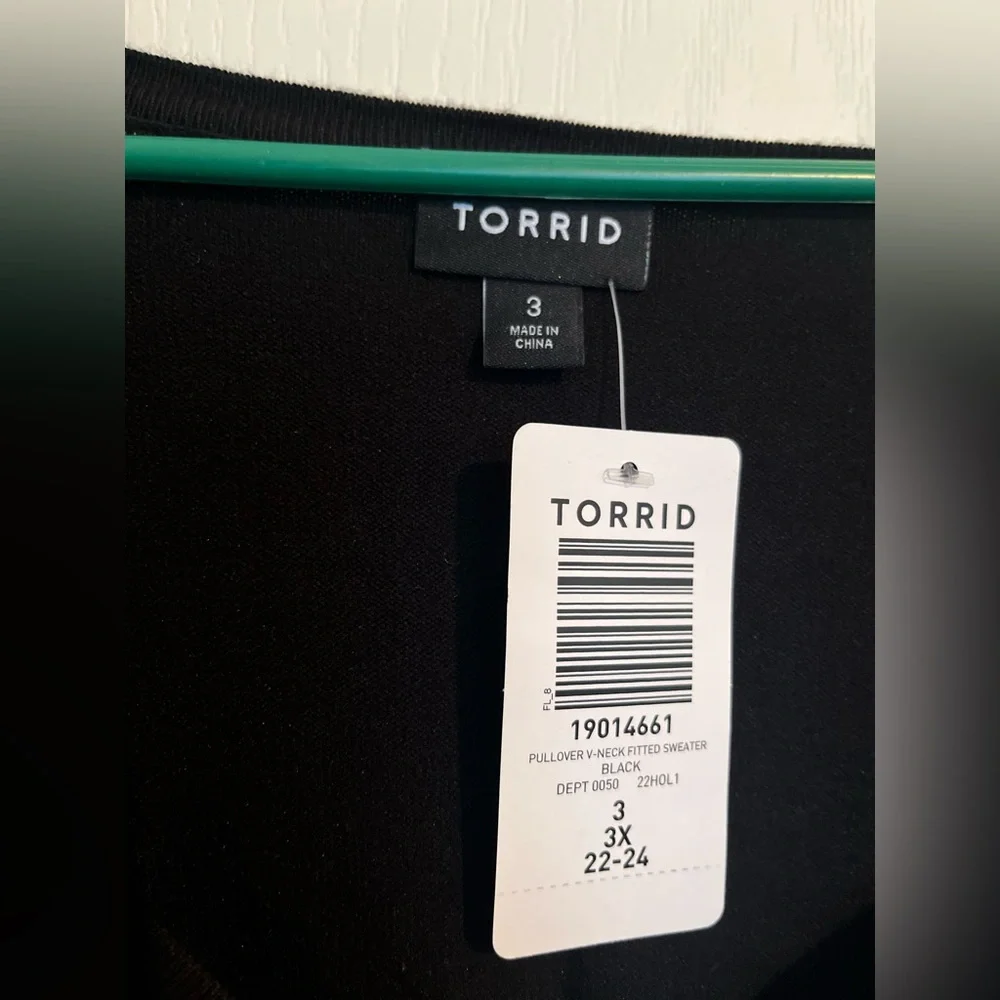 torrid Black V-Neck Sweater - Picture 4 of 4